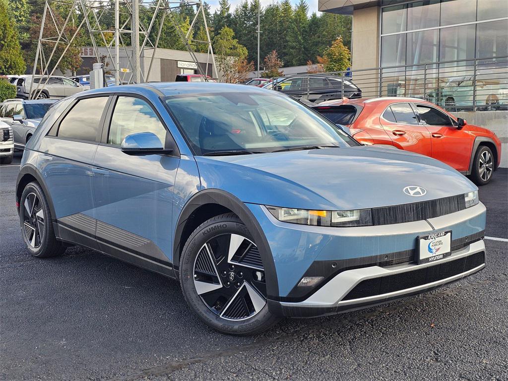 2025 Hyundai IONIQ 5 SE's photo