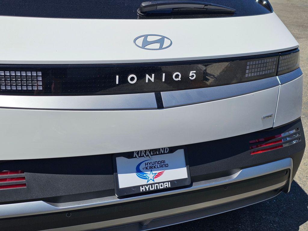 2025 Hyundai IONIQ 5 SE - Photo 14