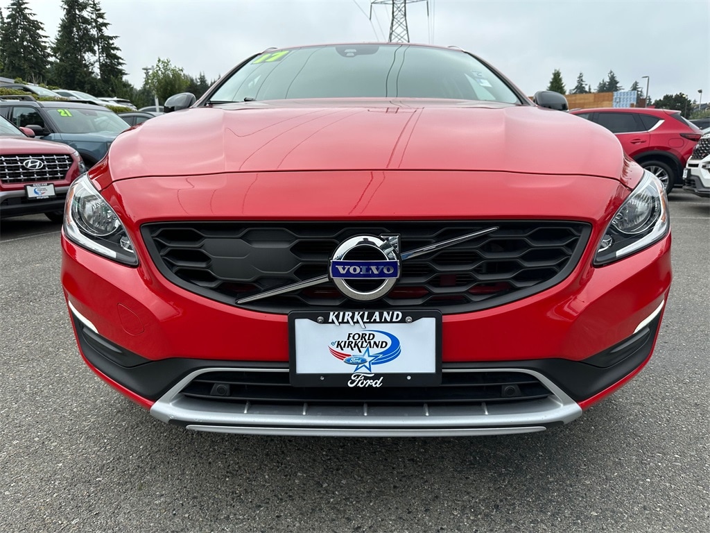 Used 2017 Volvo V60 Base with VIN YV440MWK7H1031105 for sale in Kirkland, WA