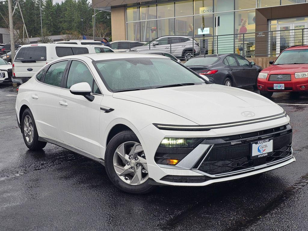 New 2025 Hyundai Sonata SE Sedan