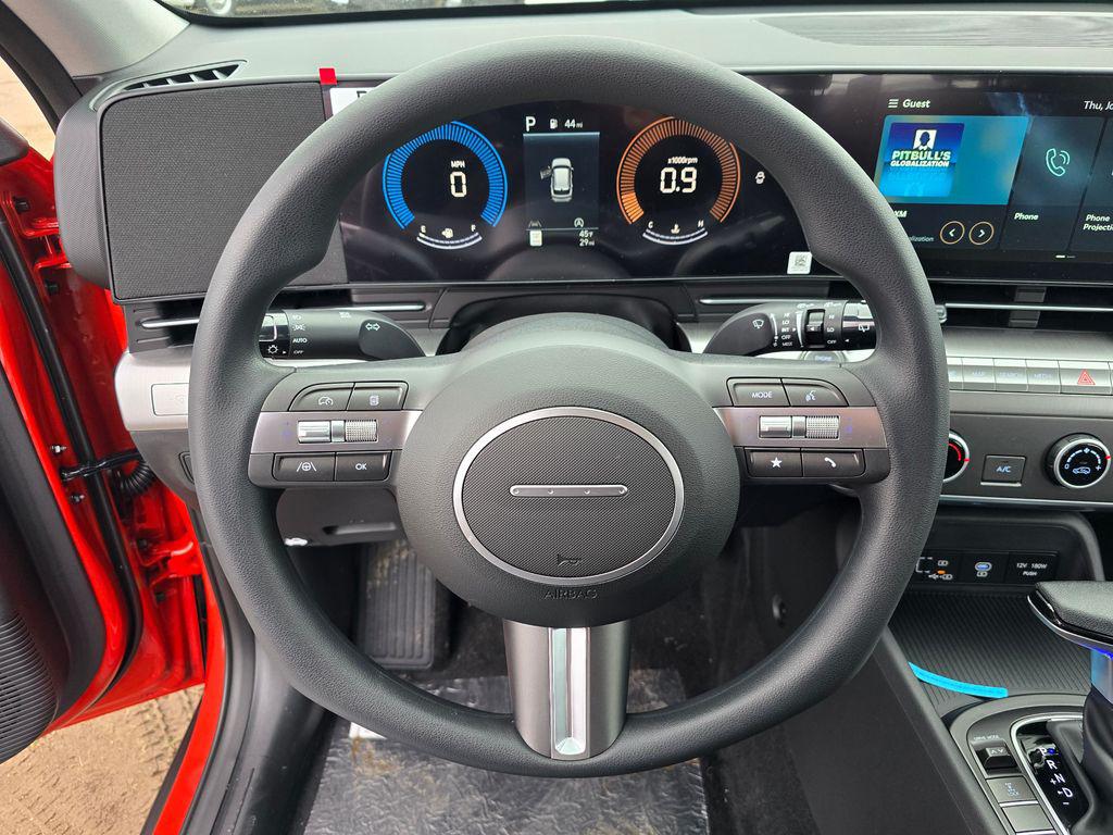 2025 Hyundai Kona SE - Photo 18