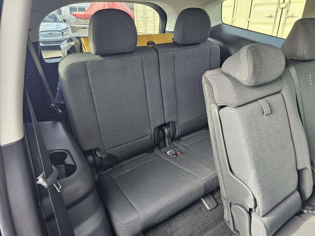 2026 Hyundai IONIQ 9 SE - Photo 13