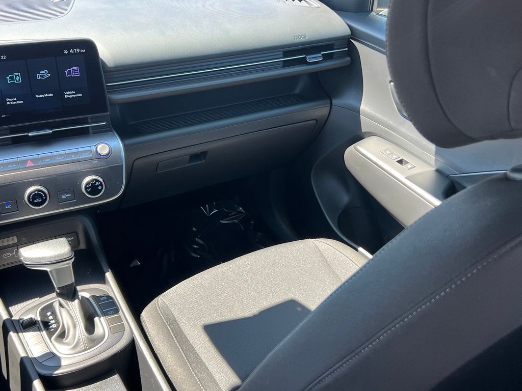 2025 Hyundai Kona SE - Photo 20