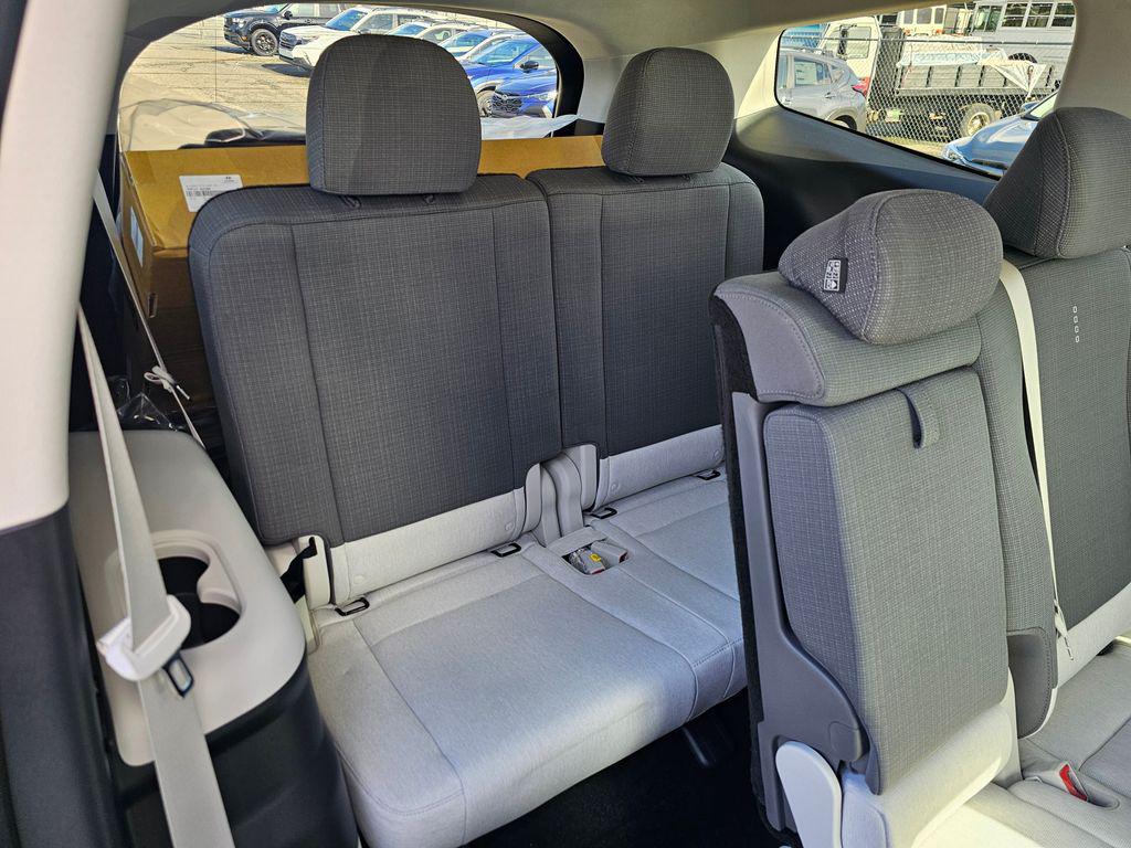 2026 Hyundai IONIQ 9 S - Photo 13