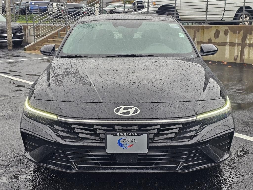 2025 Hyundai Elantra SEL Convenience photo 2