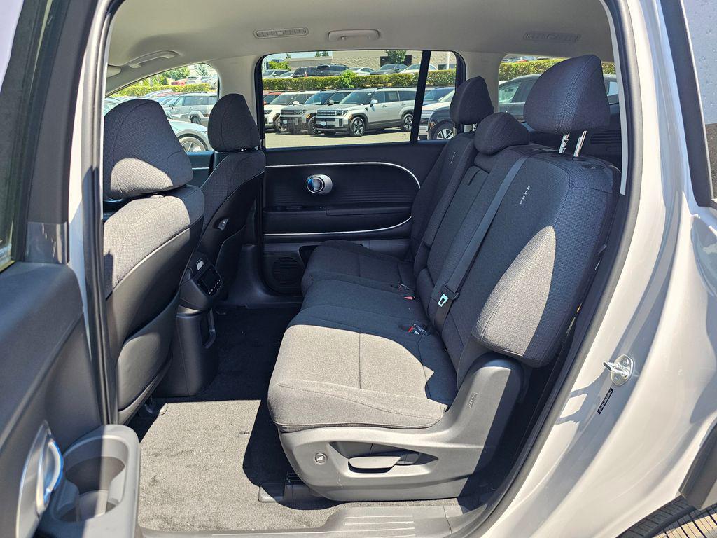 2026 Hyundai IONIQ 9 SE - Photo 18