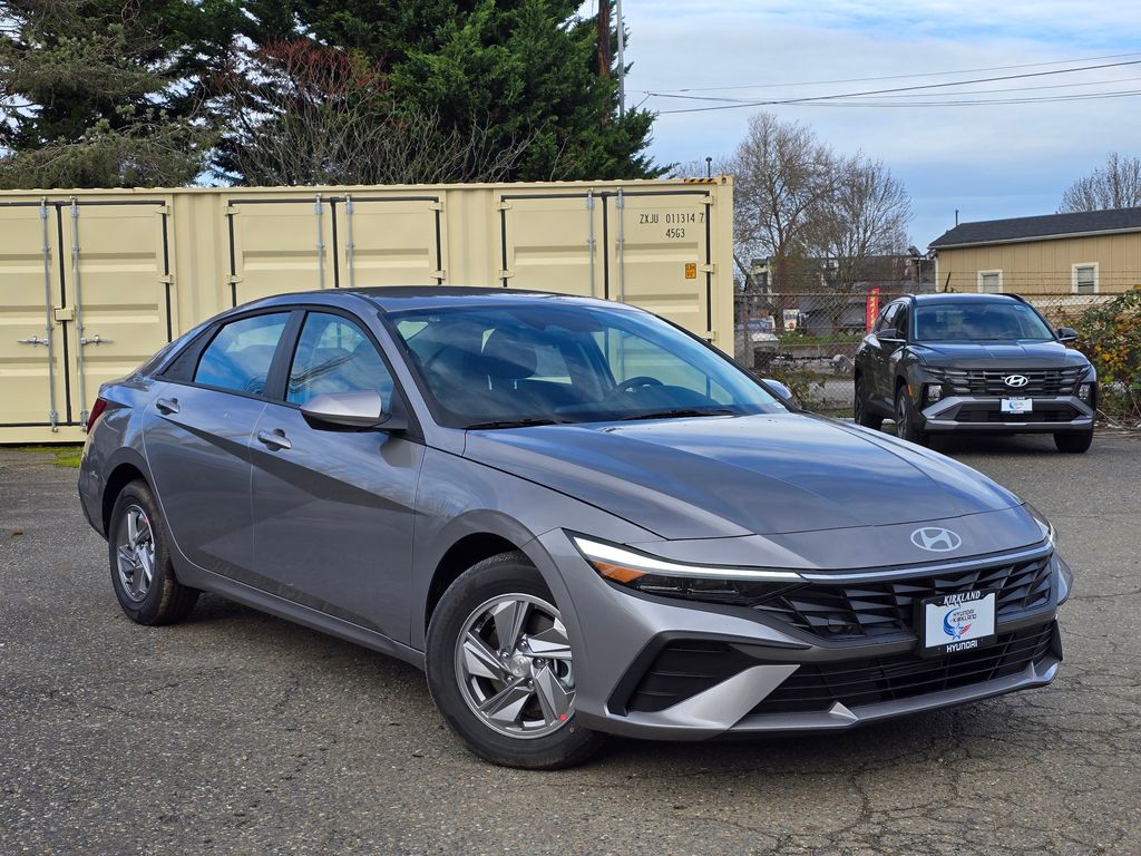 2025 Hyundai Elantra 2.0 SE IVT's photo