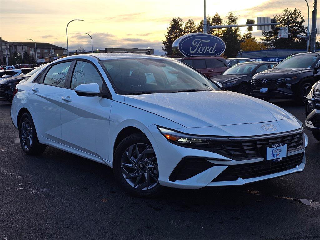 2025 Hyundai Elantra Blue's photo