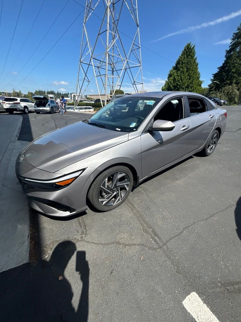 KMHLS4DG2SU942466
