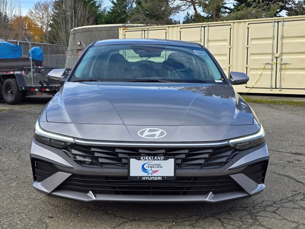 Certified 2025 Hyundai Elantra SE Sedan