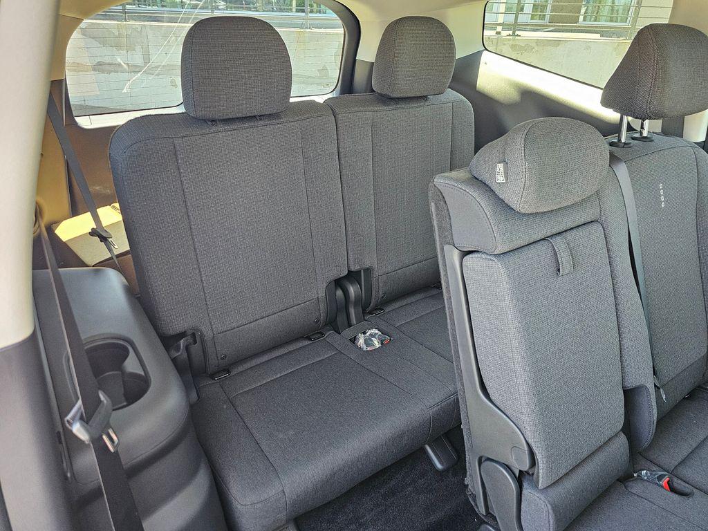 2026 Hyundai IONIQ 9 SE - Photo 13