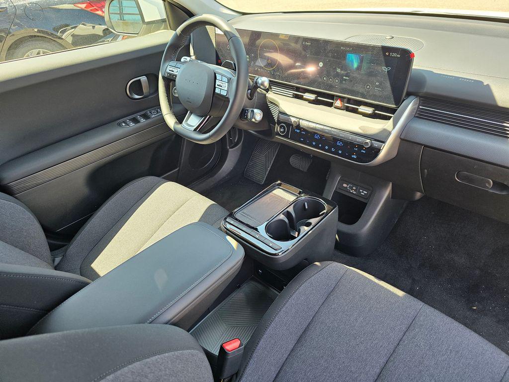 2025 Hyundai IONIQ 5 SE - Photo 11