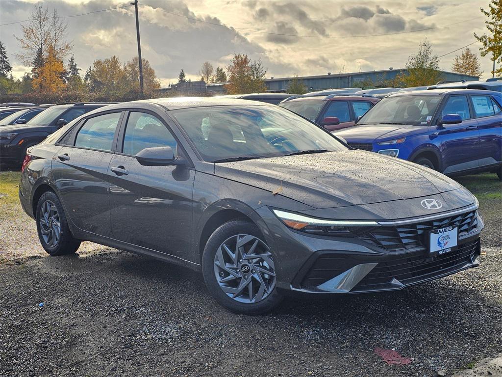 2025 Hyundai Elantra Blue's photo