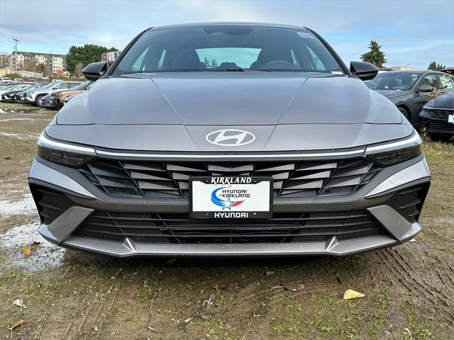 2025 Hyundai Elantra SEL Sport photo 2