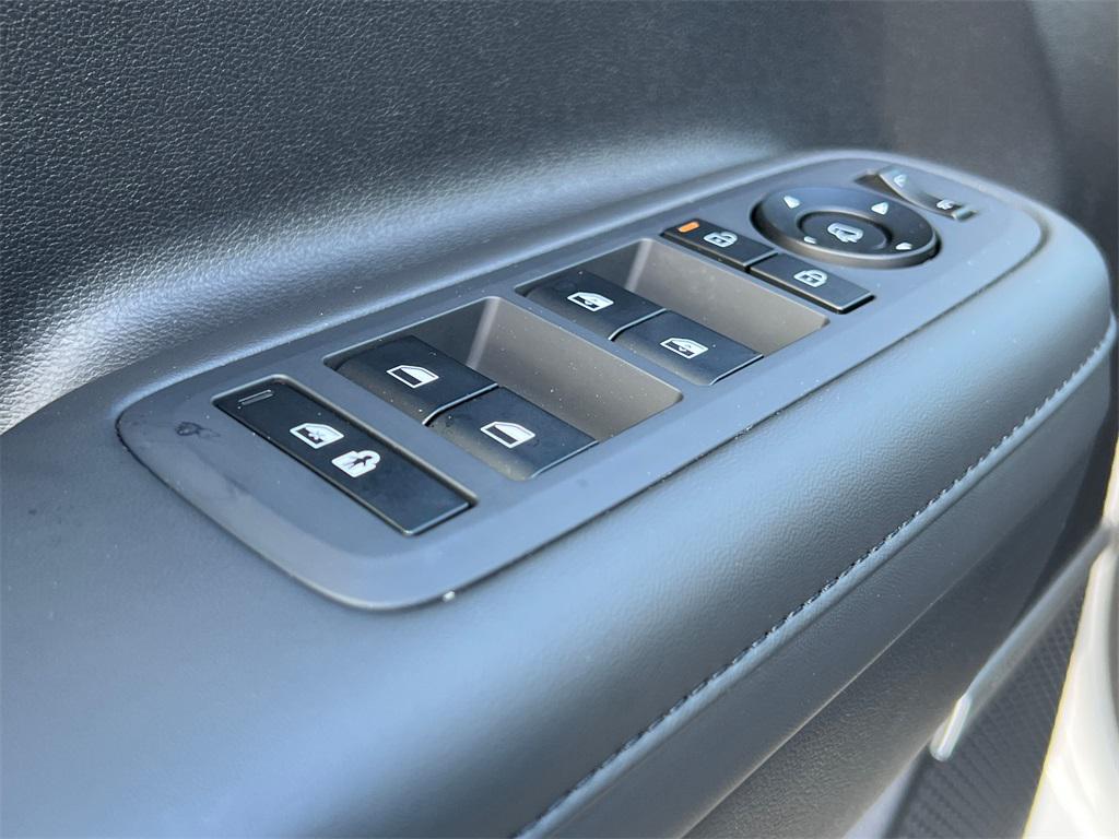 2024 Hyundai Santa Fe Limited - Photo 19