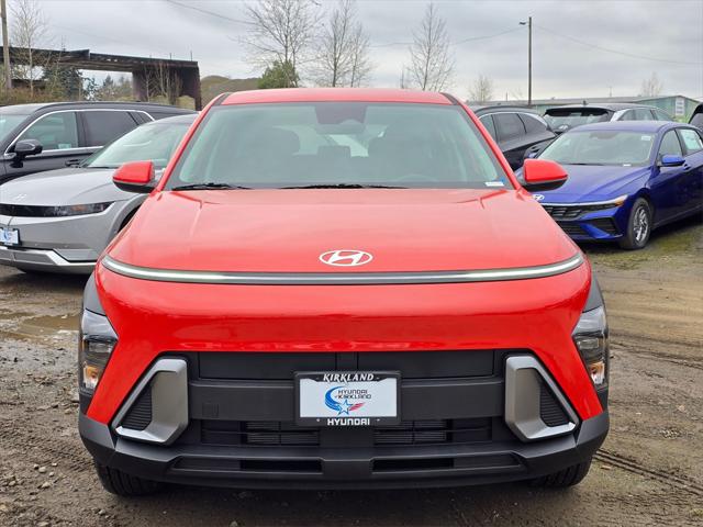 2025 Hyundai Kona SE photo 2
