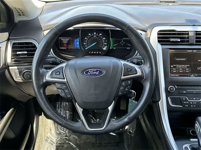 2016 Ford Fusion SE 27