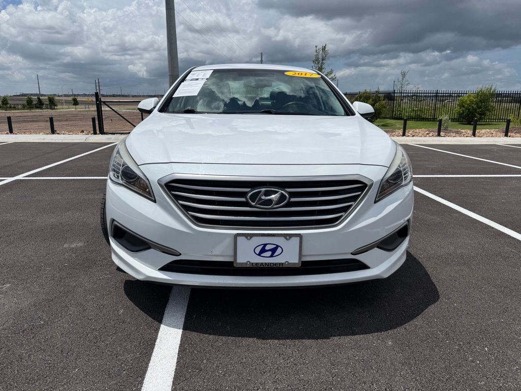Used 2017 Hyundai Sonata SE with VIN 5NPE24AF6HH564485 for sale in Leander, TX