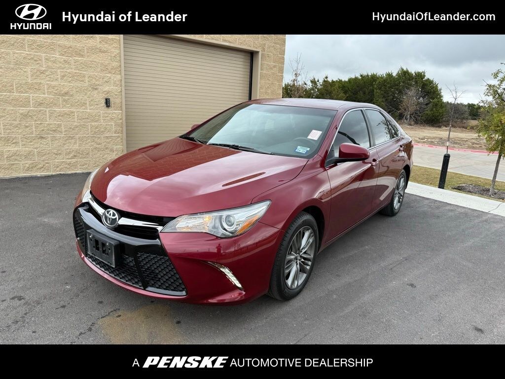 Used 2016 Toyota Camry SE Sedan