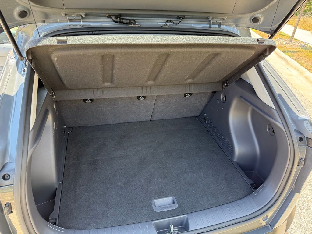 2024 Hyundai Kona SEL photo 2
