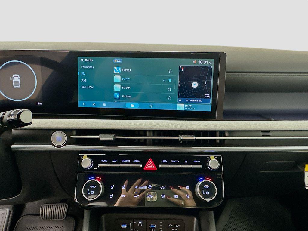 2026 Hyundai Santa Cruz Limited - Photo 11