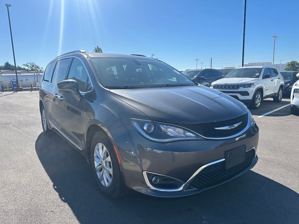 Used 2018 Chrysler Pacifica Touring L with VIN 2C4RC1BG7JR217714 for sale in Leander, TX