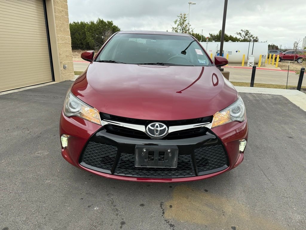 Used 2016 Toyota Camry SE Sedan