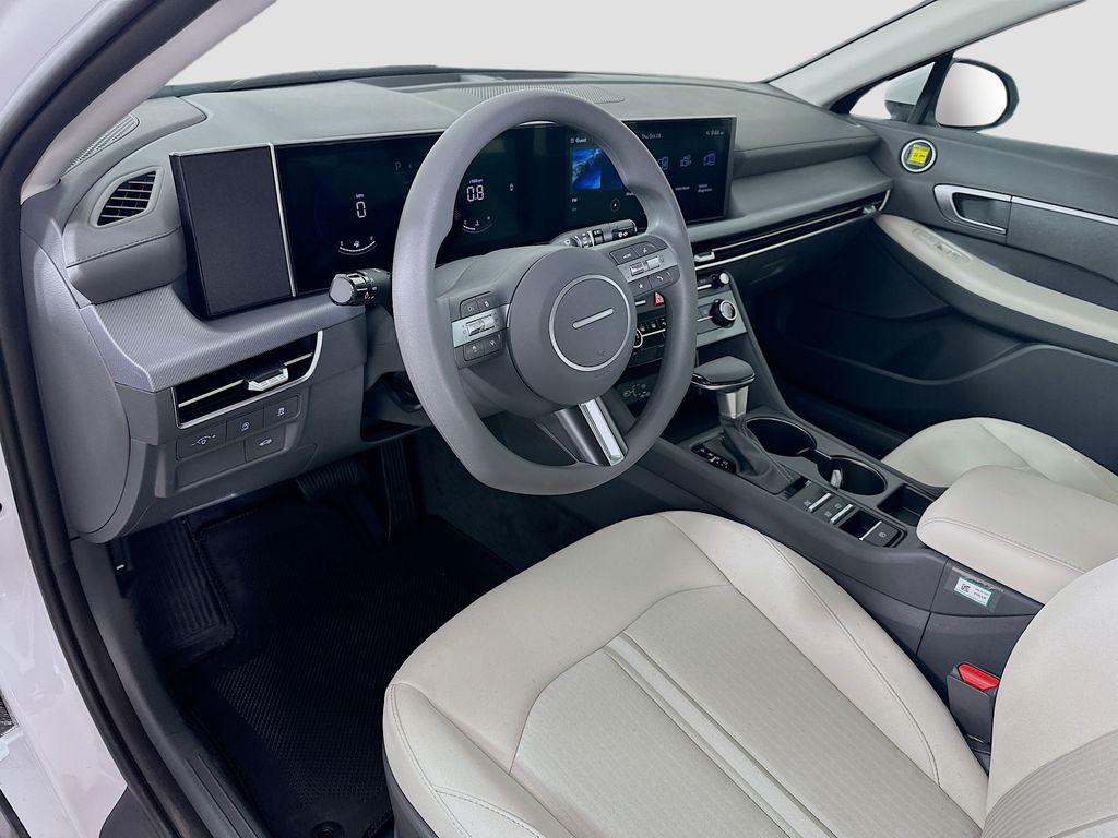 2026 Hyundai Sonata SE - Photo 9