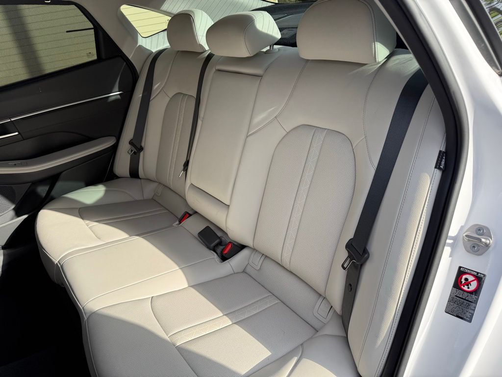 2023 Hyundai Sonata Limited photo 3