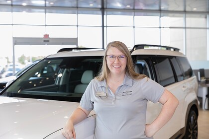 Staff member Tricia Williams from ID_051a56