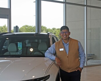 Staff member Victor Cabera from ID_68c9a6