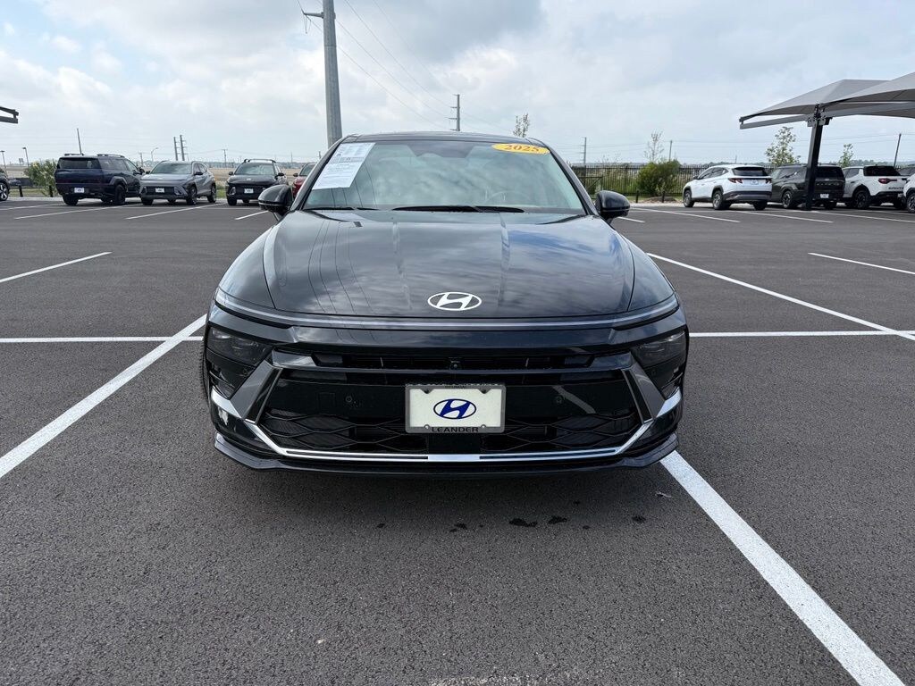 Certified 2025 Hyundai Sonata Hybrid Limited Sedan