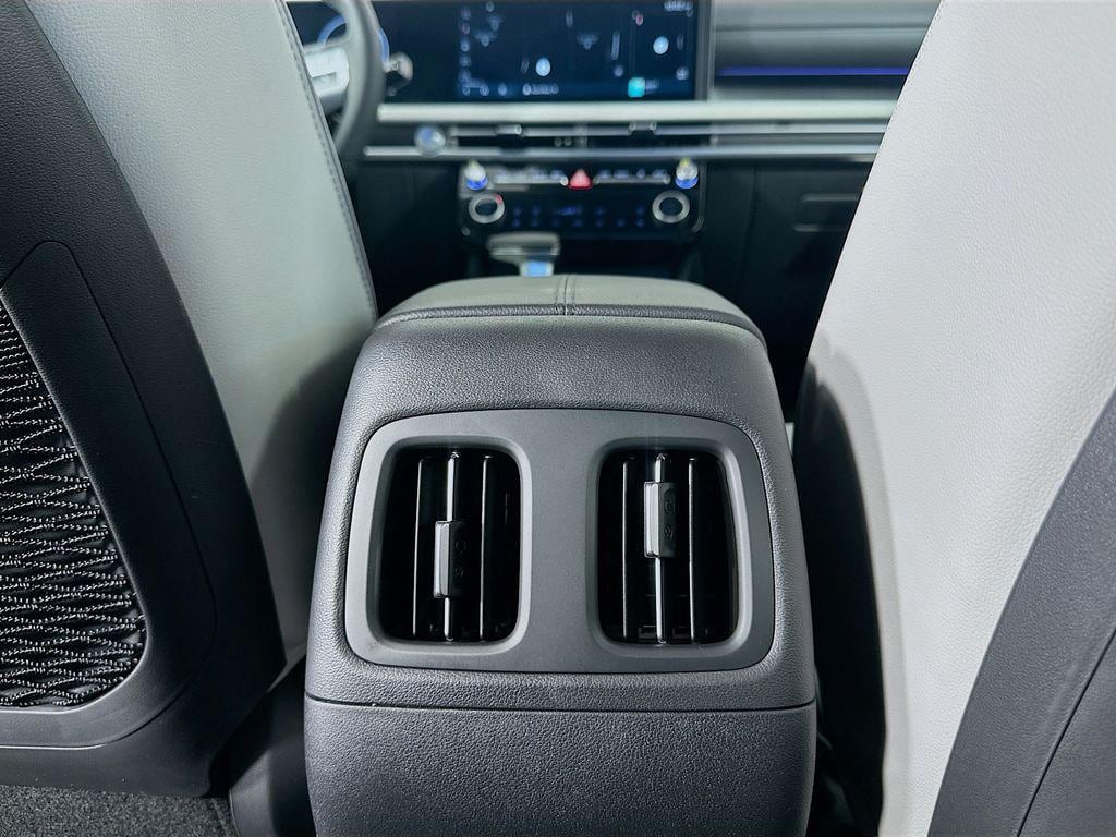 2026 Hyundai Santa Cruz Limited - Photo 18