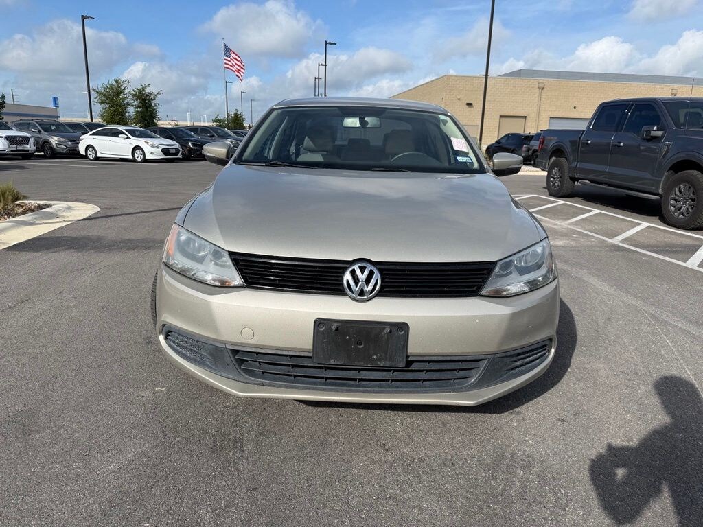 Used 2014 Volkswagen Jetta 1.8T SE Sedan