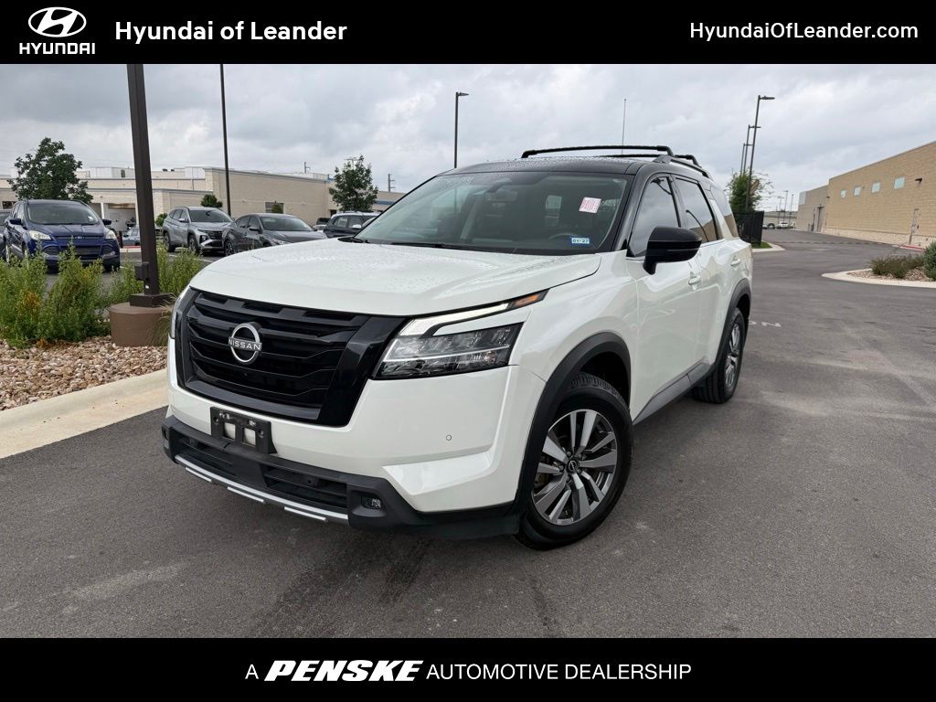 2023 Nissan Pathfinder SL 2WD's photo