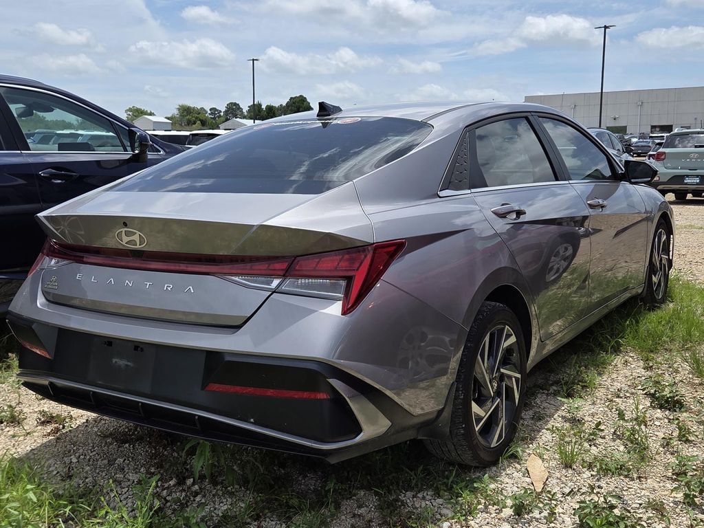 Used 2024 Hyundai Elantra SEL Sedan