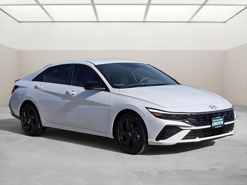 2026 Hyundai Elantra SEL's photo