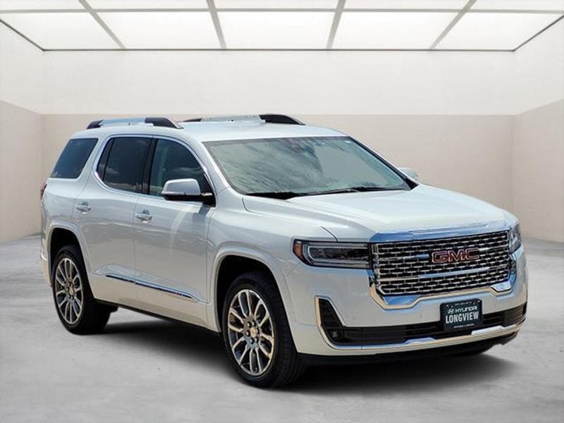 2023 GMC Acadia Denali's photo