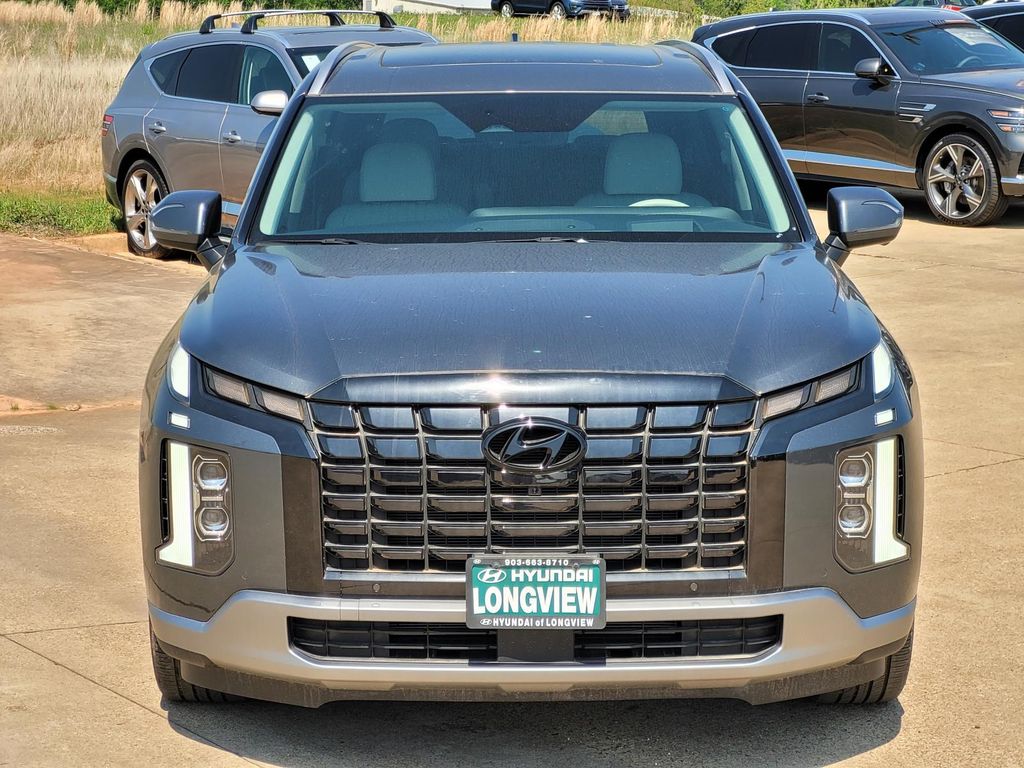 2024 Hyundai Palisade Limited photo 2