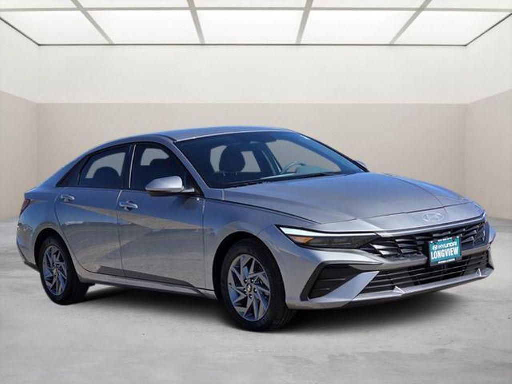  Hyundai Elantra Hybrid