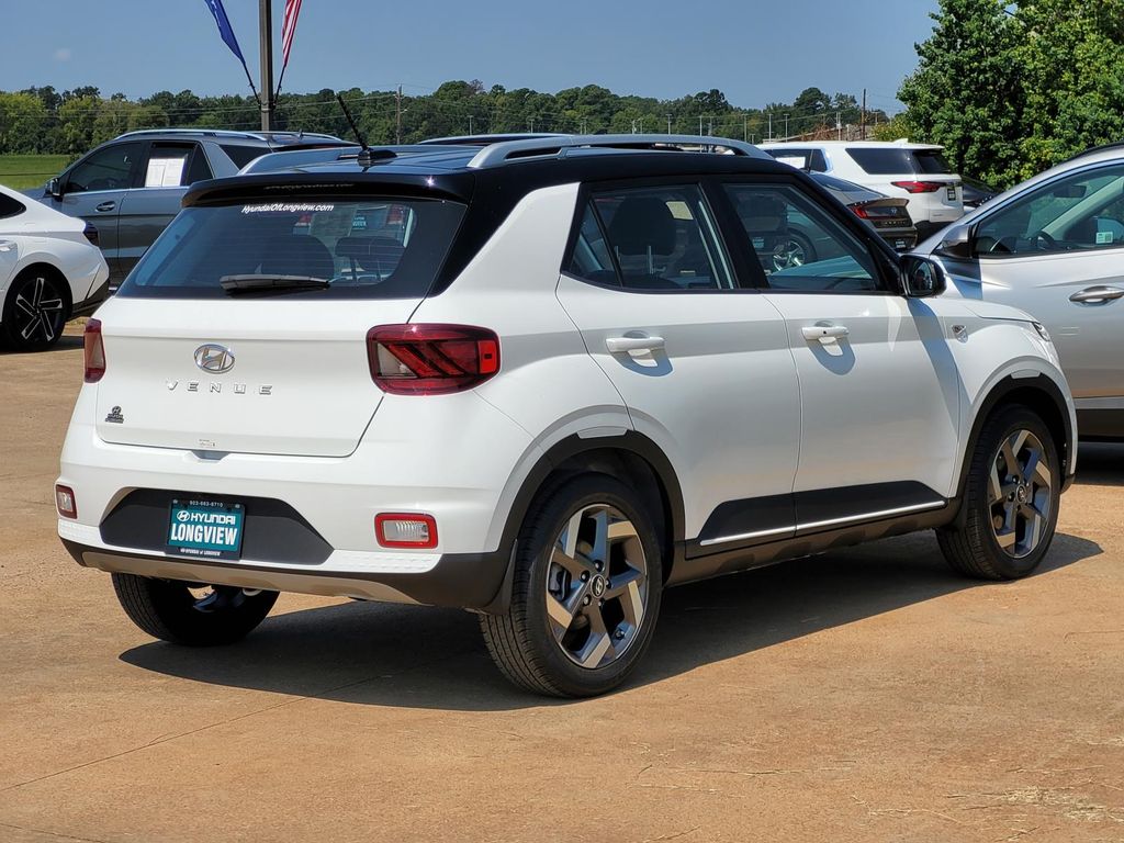 2025 Hyundai Venue Limited photo 4