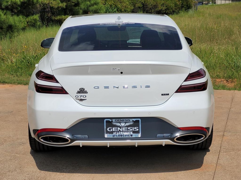 2025 Genesis G70 3.3T Sport Advanced photo 4