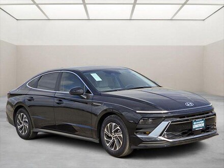 2026 Hyundai Sonata Hybrid Blue Sedan