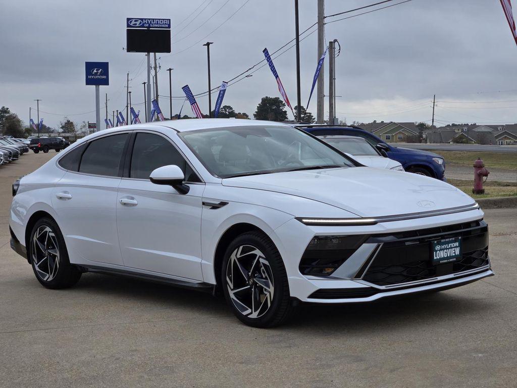 2026 Hyundai Sonata SEL's photo