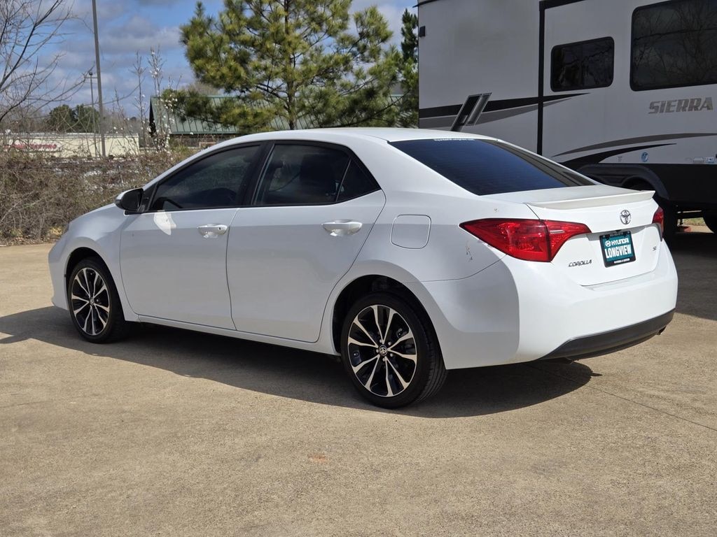 Used 2018 Toyota Corolla SE Sedan