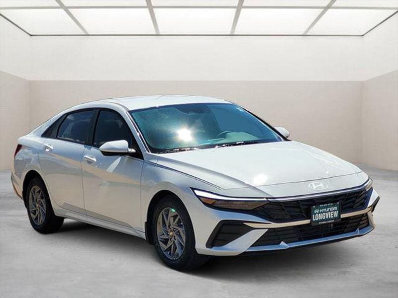 2025 Hyundai Elantra Hybrid