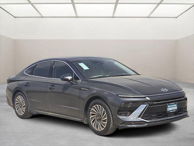 2026 Hyundai Sonata SEL's photo