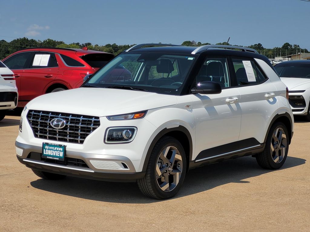2025 Hyundai Venue Limited photo 3