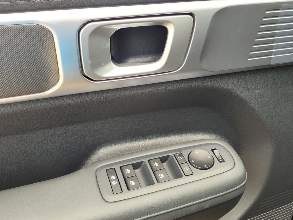 2025 Hyundai Santa Fe XRT - Photo 9