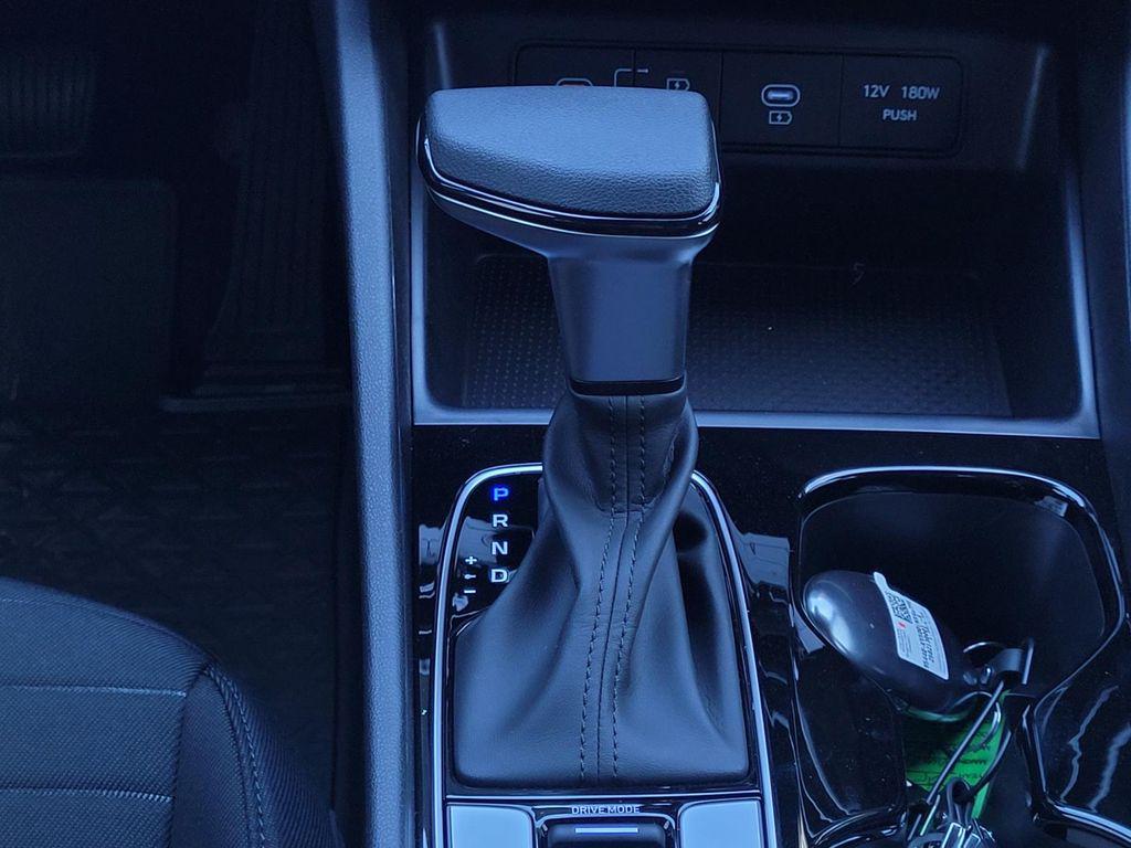 2025 Hyundai Santa Cruz SE - Photo 17